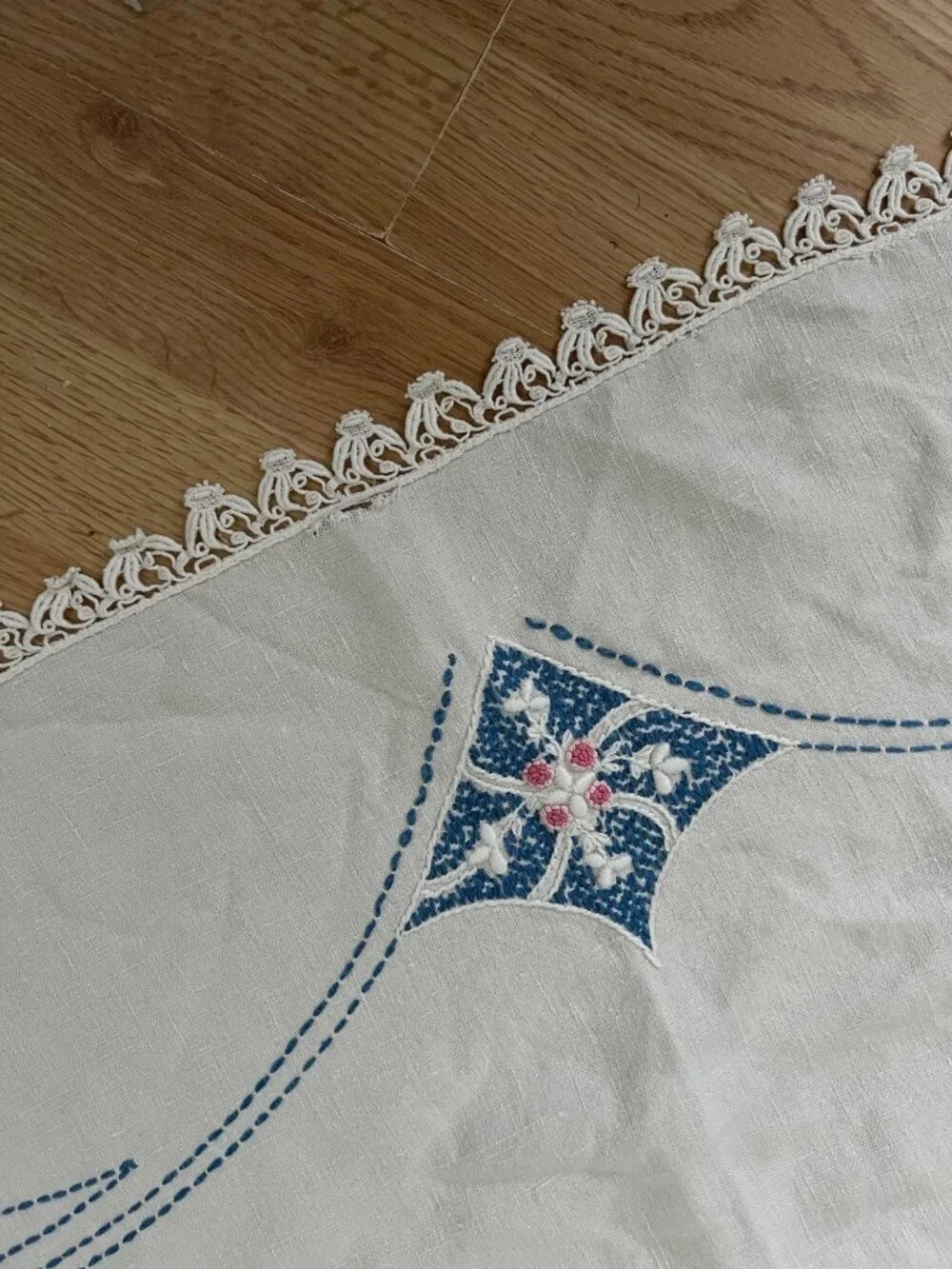 Vintage Embroidered Linen Tablecloth Blue Pink Floral Accents Crochet Lace Trim